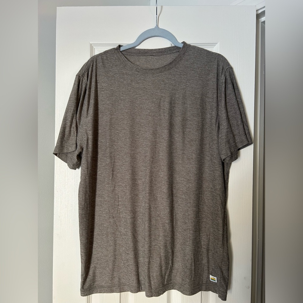 Vuori Men's Charcoal Short Sleeve Tee